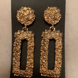 Gorgeous gold drop earrings